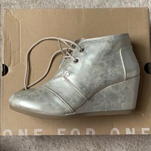 Brand New Toms Desert Wedge 7.5